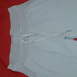 Lululemon Atletica Active Pants, Size 2, Color Silver 😍 👌